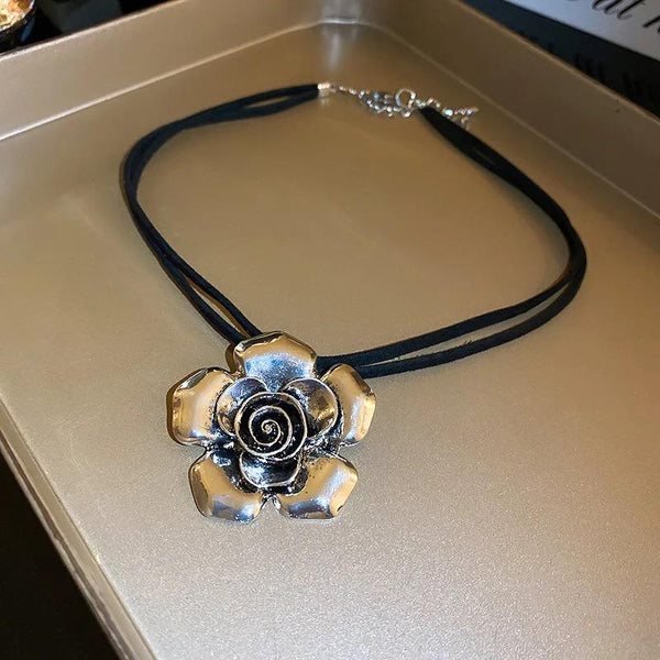 Flower Metal Necklace