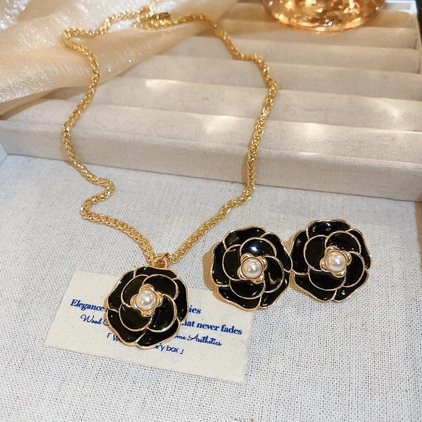 Camelia Necklace Set