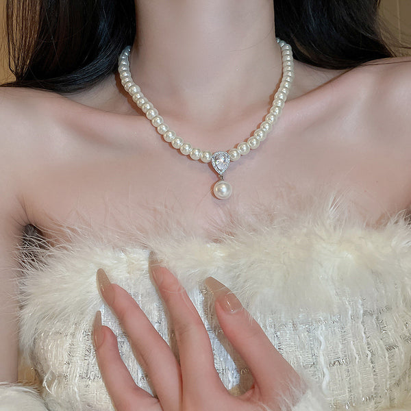 Clavicle Pearl Necklace