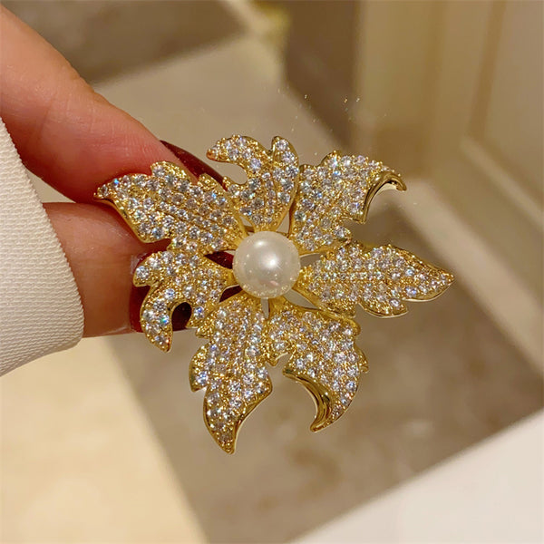 Fashion Luxury French Pearl Maple Brooch