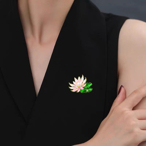 Fashion Brooch Lotus Type :