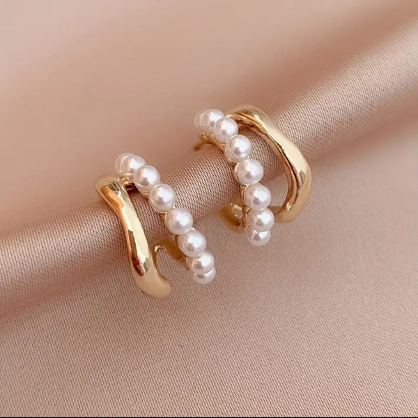 C Shaped Geometric Niche Pearl Earrings