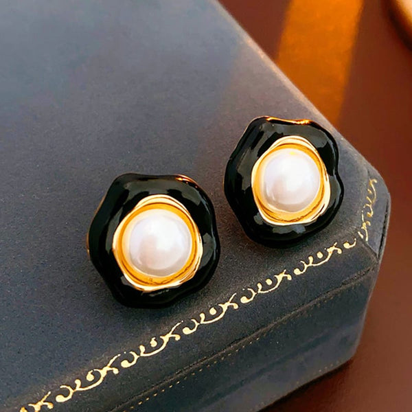 Enamel Black Vinatge Pearl Tops