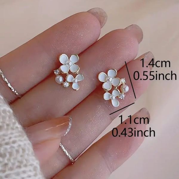 Pearl Cute Studs