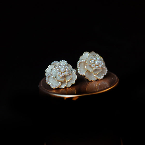 Camelia Flower Creme Off White Earrings