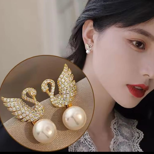 The Swan Pearl Studs